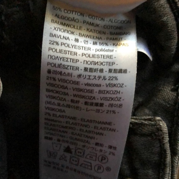 Levi’s Cutoffs - Picture 5 of 8